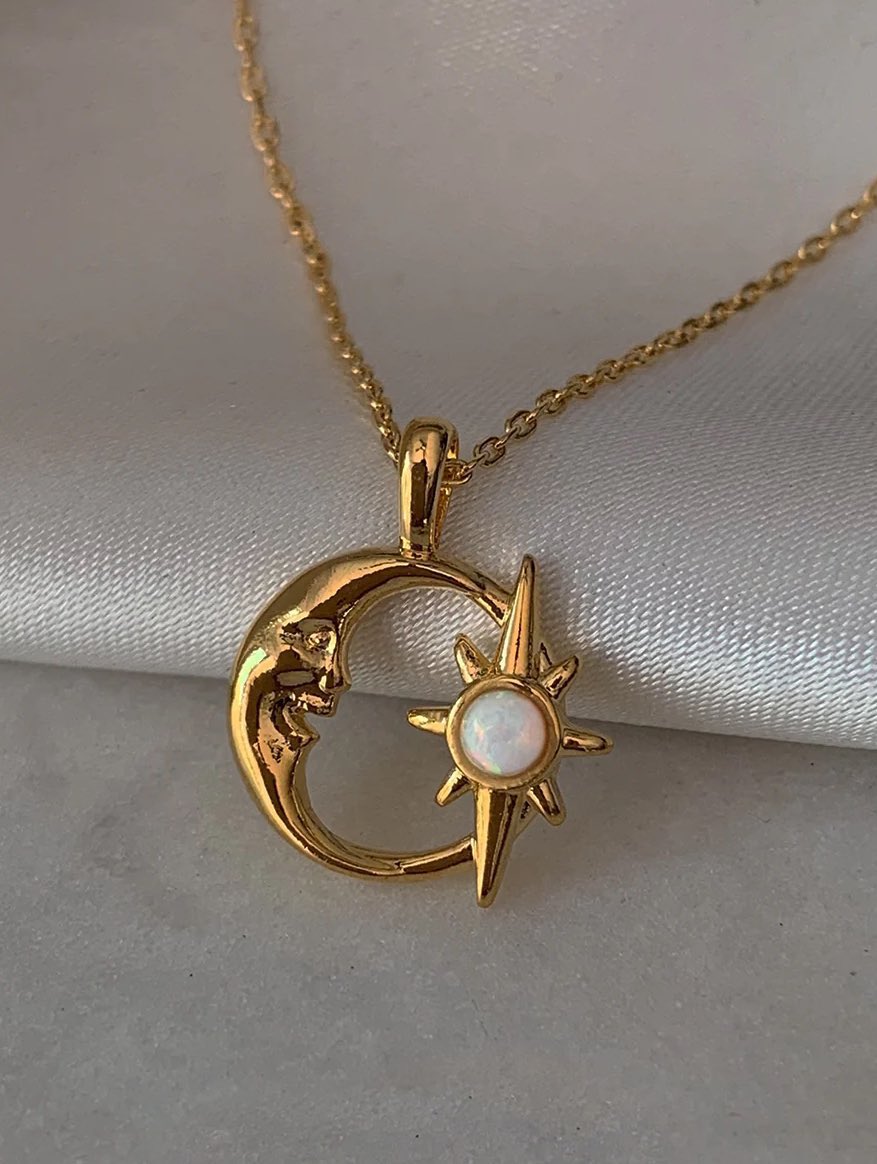 Moon embracing star necklace 💫
