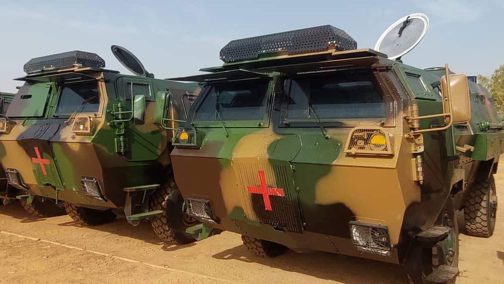 بوركينا فاسو تعزز دفاعاتها بمركبات Buffalo E10 (Temsah-2) MRAP مصرية الصنع GLdpHiYXMAEs0bv?format=jpg&name=medium