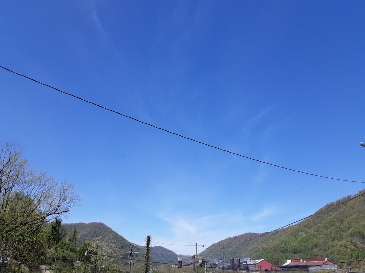 1pm Wv. The Chemtrails start. Look at the white blob that's going to come up the valley. This is ridiculous! #wedonotconsent #chemtrails #blockthesun #poisonsky #populationcontrol #GeoEngineering #LookUp