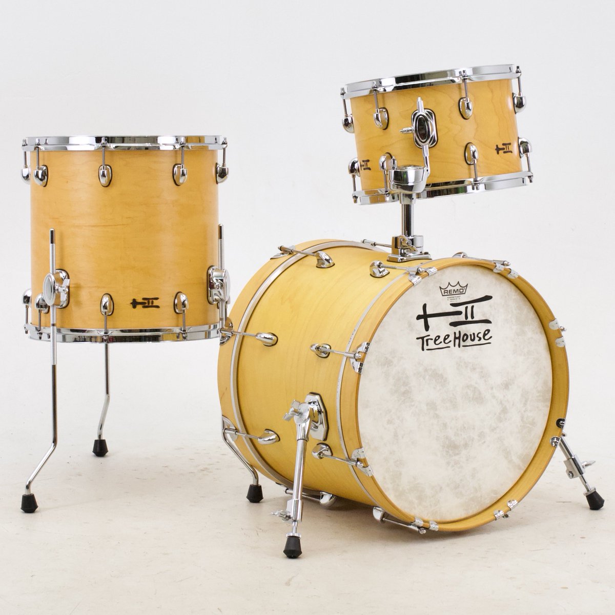 TreeHouseDrums's tweet photo. Simple, straight ahead Jazz 3-pc. This build was for a surprise Christmas gift. FUN! 8x12, 14x14, 14x18; plied maple; satin wax. #drums #customdrums #treehousedrums #drumset https://t.co/FKDn4vBAQd