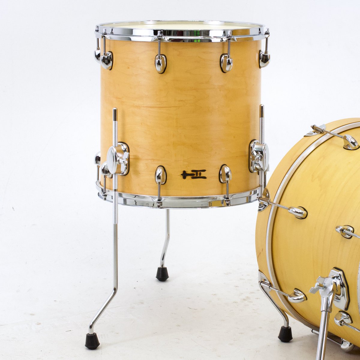 TreeHouseDrums's tweet photo. Simple, straight ahead Jazz 3-pc. This build was for a surprise Christmas gift. FUN! 8x12, 14x14, 14x18; plied maple; satin wax. #drums #customdrums #treehousedrums #drumset https://t.co/FKDn4vBAQd