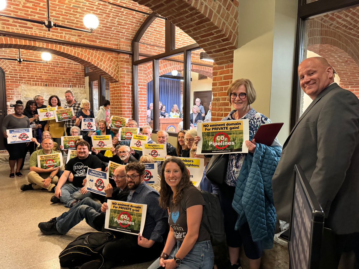 SierraClubIL's tweet photo. 📣We gathered in the Capitol yesterday to urge lawmakers to pass a moratorium on #CO2pipelines &amp; commonsense regulations that protect IL communities from the risks associated with CCS. Take action with us!

Urge your lawmakers to support the moratorium➡️ https://t.co/oE6zx2XApi https://t.co/7xuwn3REfo