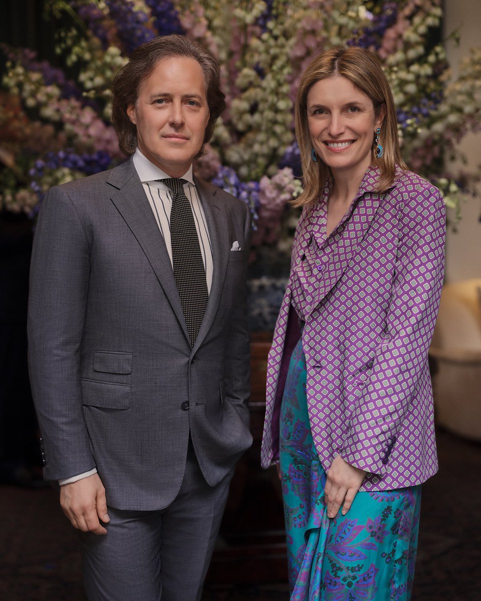 RalphLauren's tweet photo. Moments from #RLMilan celebrating the preview of the Fall 2024 #RalphLaurenHome collection with @DavidLauren and Editor-in-Chief of #CabanaMagazine #MartinaMondadori.
#RalphLauren #MilanDesignWeek https://t.co/ImR0RGoAq2