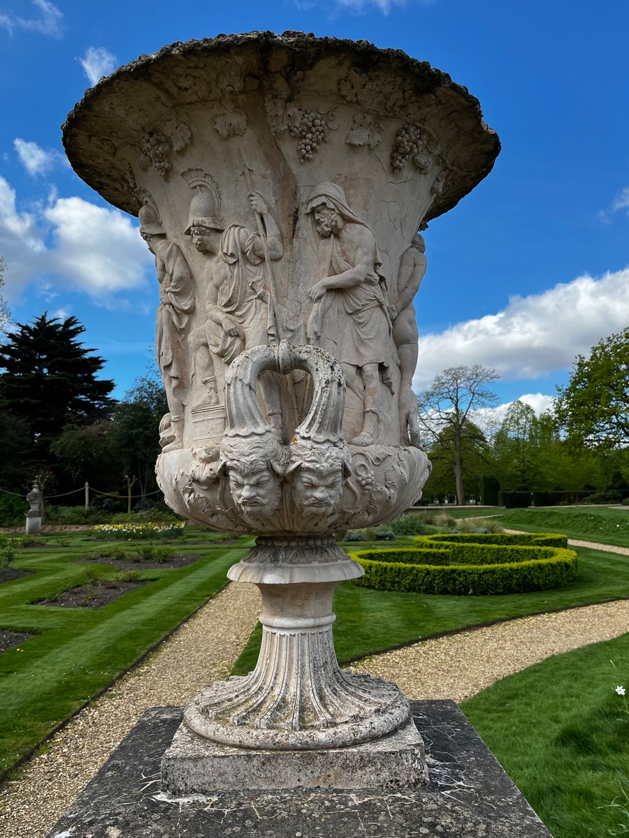 Two beautiful urns stand in the glorious gardens of @Chiswick_House, one with Dionysus and baccantes, the other a reproduction of the Medici #roman vase in the Uffizi in Florence. Made from Coade stone in London.