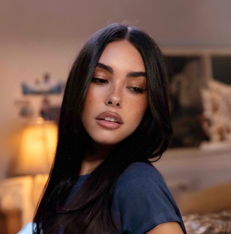 madisonchart's tweet photo. .@Madisonbeer’s “Make You Mine” has surpassed 4 billion views worldwide on TikTok. 

— Over 800,000 new videos were made using the song within the last 5 days. https://t.co/6eV9jK6p6n