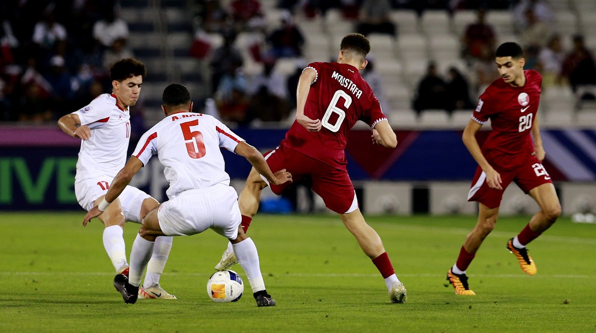 PeninsulaQatar's tweet photo. Highlights of the first half of Jordan vs Qatar AFC U23 match at Al Janoub stadium, Group A.
Pics by Rajan Vadakkemuriyil/The Peninsula
LIVE MATCH: https://t.co/WxTpvEG93k
#Qatar #AFCU23 #AsianCupU23 #JORvQAT https://t.co/FFb5h9OpcT