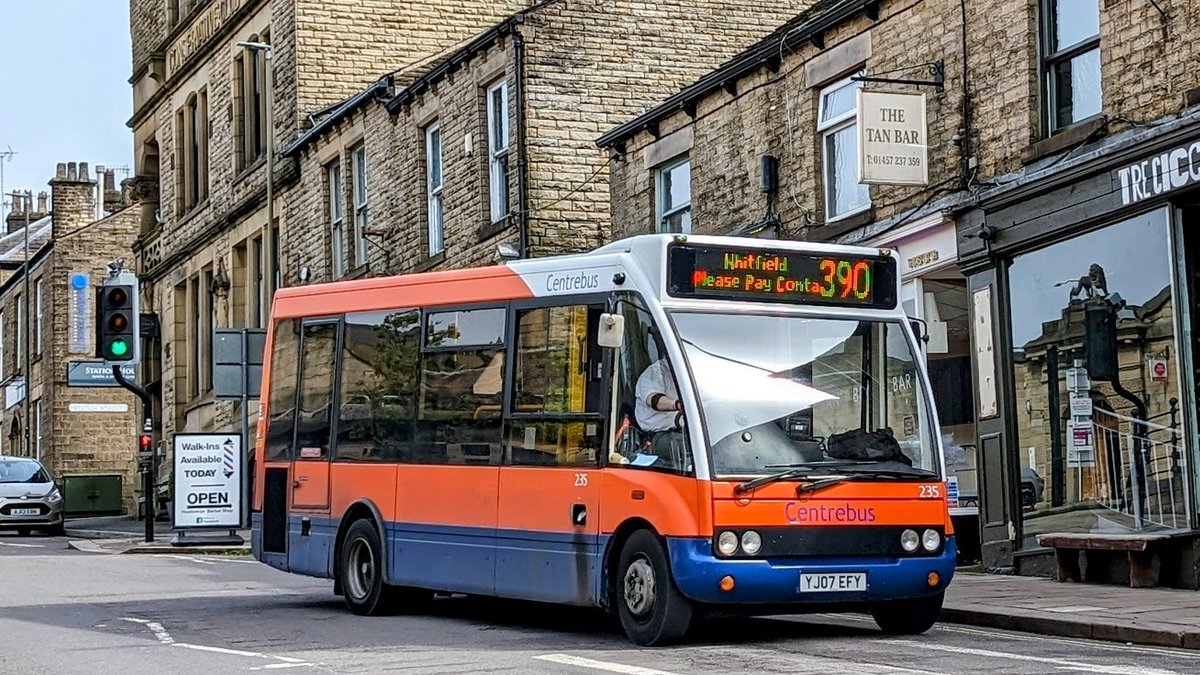 Baby solo for Glossopdale..

@HighPeakLive 235 - YJ07 EFY in #Glossop this morning working a 390 service heading to Whitfield.