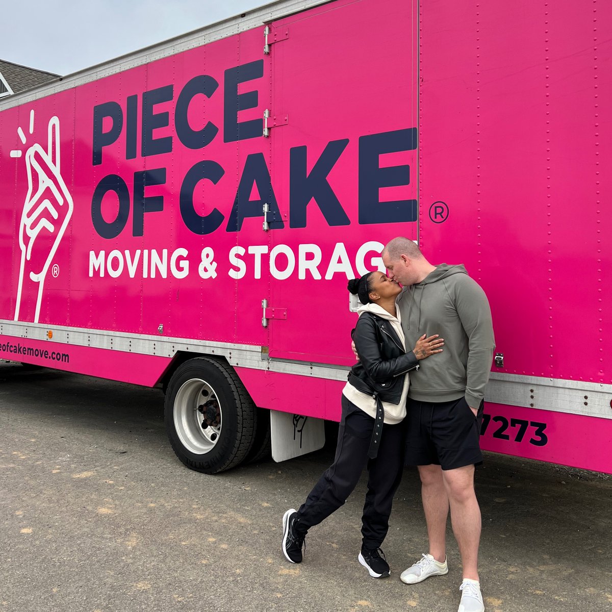 Enjoy your moving day with everyone's favorite mover 💕 @dejariley

#customerreview #customertestimonial #moving #movingtips #movingnyc #nycmovers #mypieceofcakemove #whitegloveservice #localmovers #nyc #pieceofcakemoving #storagenyc #nycmovingcompany