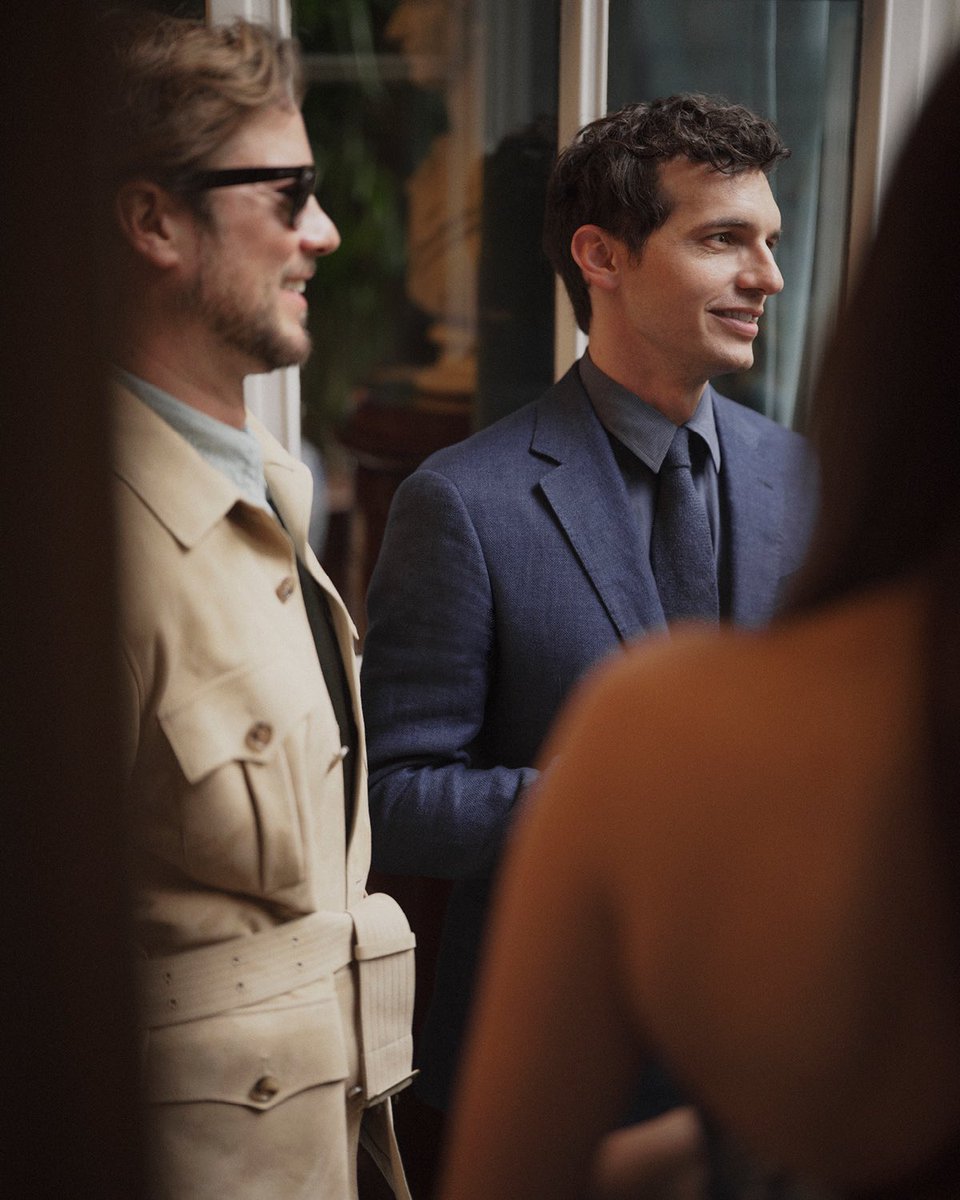RalphLauren's tweet photo. For a celebration of style and design, #SteveCordony, #GabrielleCaunesil, #PaoloStella, and #RiccardoPozzoli selected the fine tailoring and artisan details of #RLPurpleLabel and #RLCollection.
#MilanDesignWeek #RLMilan #RalphLaurenHome https://t.co/Q4Fx58QFZy
