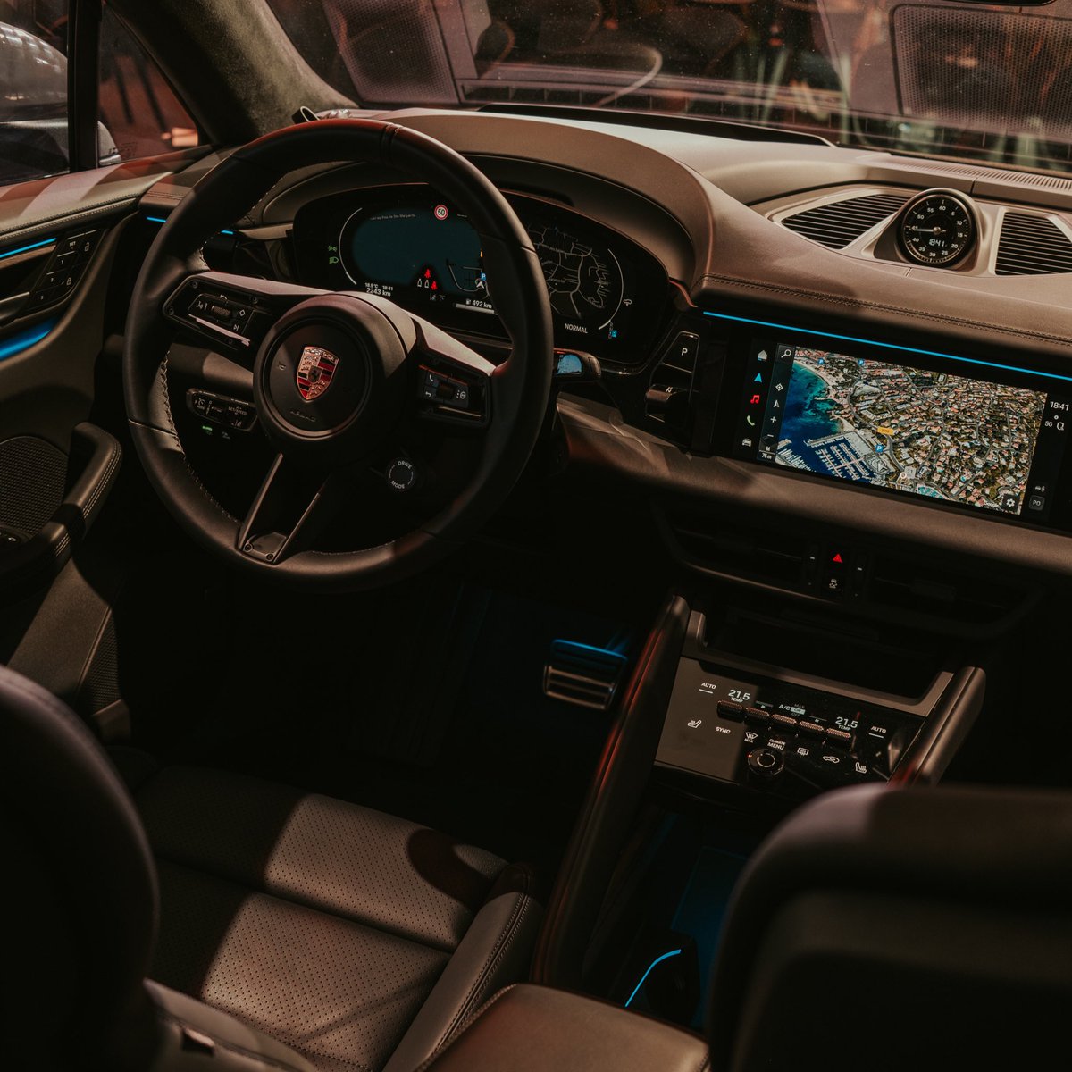 GadgetsBoy's tweet image. New Porsche Macan