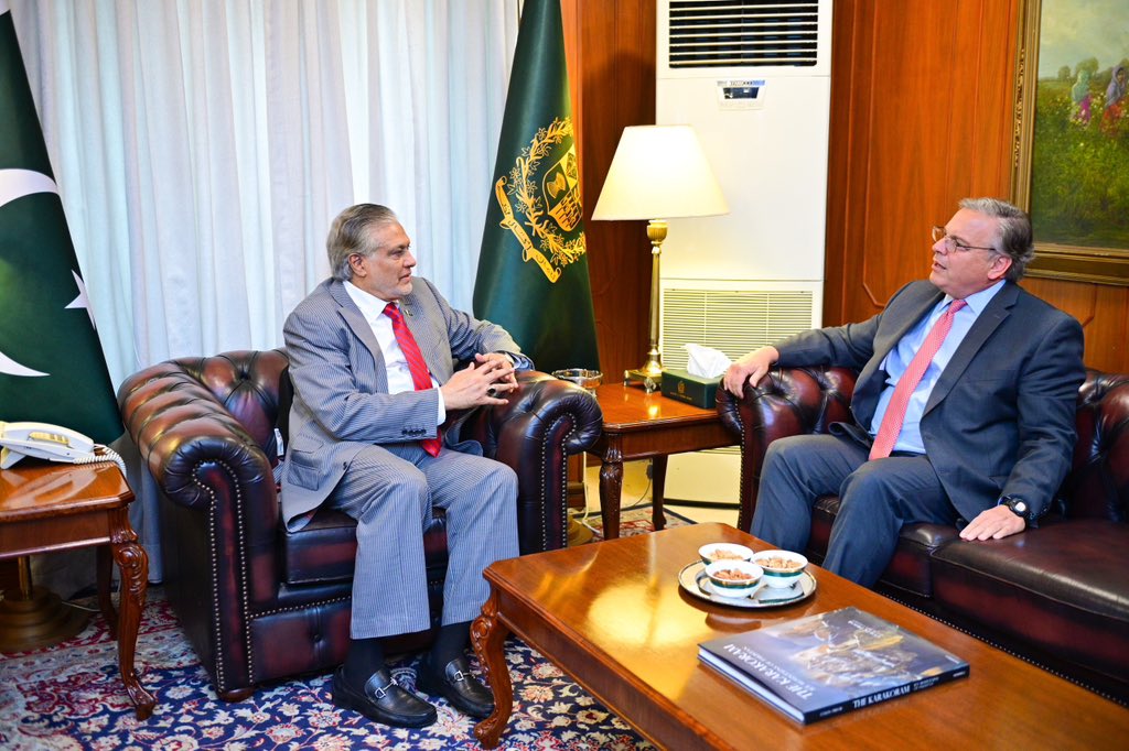 The U.S. Ambassador to Pakistan Donald Blome called on Foreign Minister @MIshaqDar50 today. They discussed various aspects of Pakistan-US relations and recent global and regional developments.