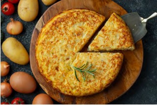 ¡🥁Semana del Español 🥁!
¡Concurso de tortilla de patatas! Lleva tu creación y nosotros ponemos los refrescos. Premio para las tres mejores. Envía tu nombre y el de tu tortilla a palabrasmas@afie.es para participar. 
Info: afie.es/actividades
<a href="/AFIE_ES/">AFIE</a> 
#palabrasmas
#tortilla