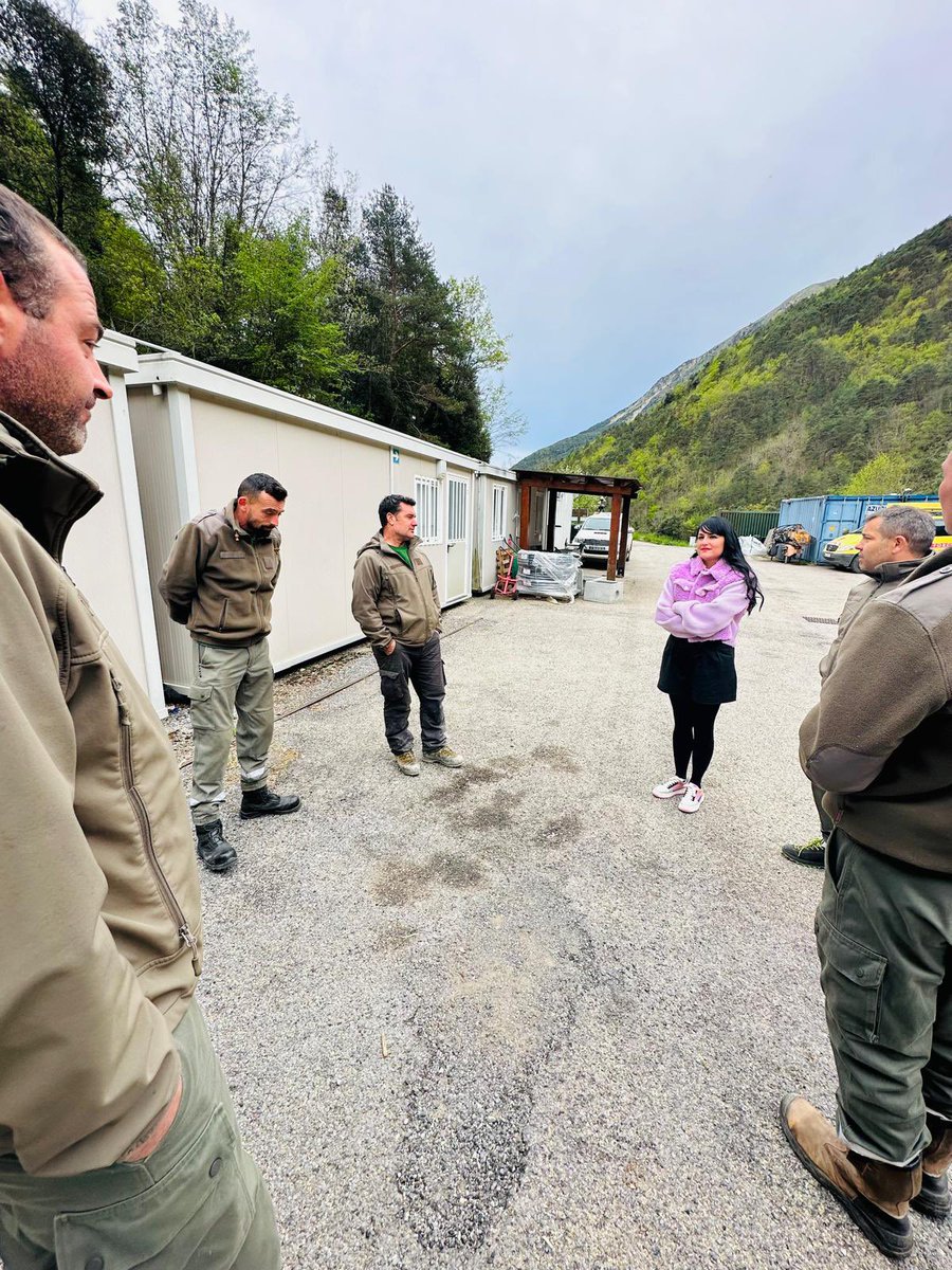 C_Dintorni's tweet photo. Visite de la base Tinée de Force06. J’ai tenu à saluer nos forestiers sapeurs qui accomplissent au quotidien un travail remarquable pour notre territoire. 

J’ai proposé à @GDarmanin la création d’un corps spécifique pour les forestiers sapeurs qui ont acquis des compétences et une connaissance du terrain incontestable. 

Cela serait un gage de reconnaissance pour ceux qui sont déployés et mobilisés aux côtés de nos pompiers lors de chaque événement climatique.