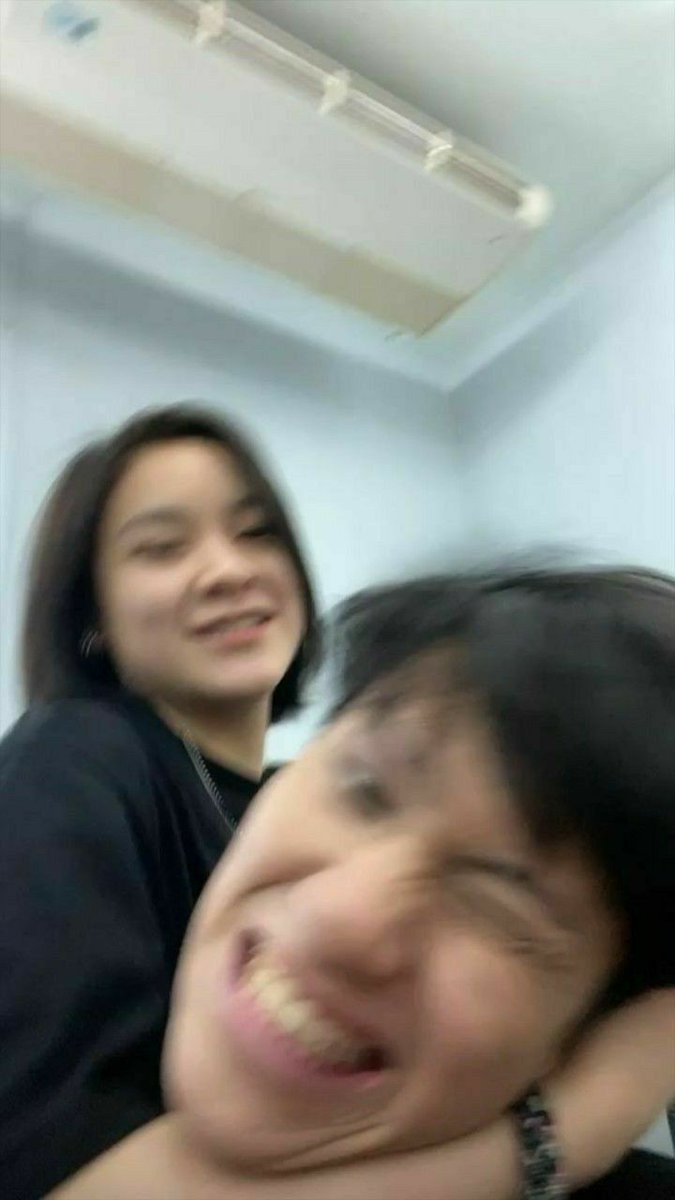 kmigusvt's tweet photo. 🐷: Goblok bgt anjing
🐶: Lu lebih goblok, Babi https://t.co/asBstFcCMs