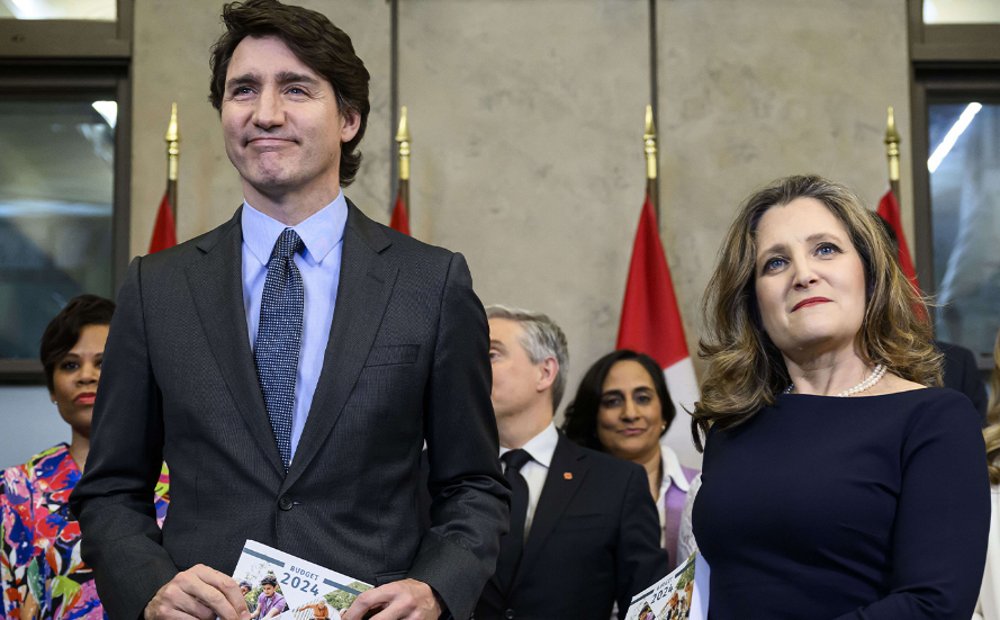 F_Desouche's tweet photo. Canada : le gouvernement de Justin Trudeau va mettre en place des « prêts hypothécaires halal » pour les Canadiens musulmans appliquant la charia
 https://t.co/AeBdYFXXzz https://t.co/XFUCvarkAg