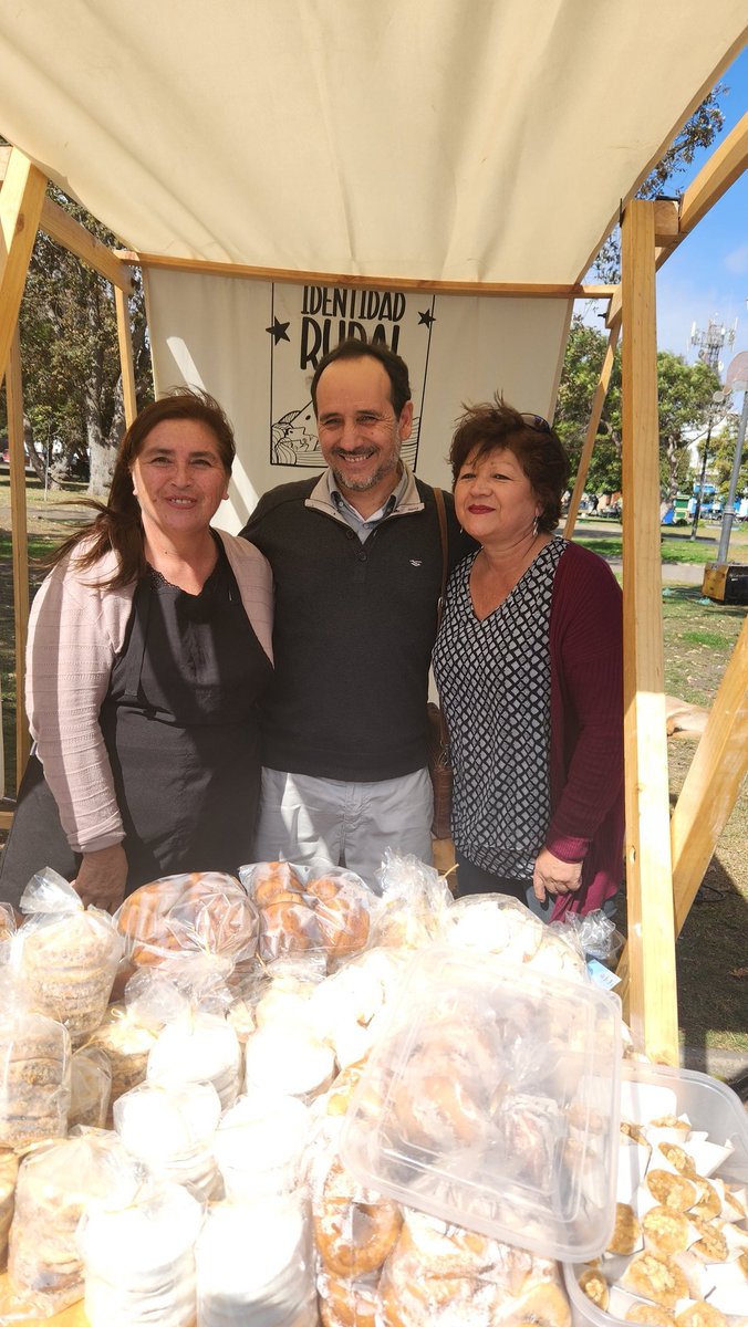 Esta mañana acompañamos a emprendedoras y a la alcaldesa de Río Hurtado en lanzamiento de proyecto paleontológico en la Plaza de Armas de La Serena