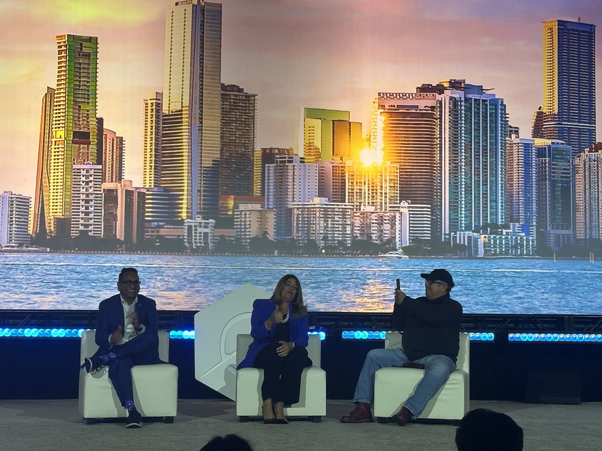 ndahlberg's tweet photo. eMerge Tech Takent session: @rabovitz blown away by @mdcollege student hunger and talent. Let’s talk about East Coast talent. @refreshmiami #miamitech https://t.co/eebiCmT8dM
