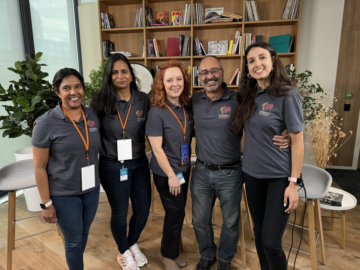 Hoorge's tweet photo. One of my favorite moments today at #MEMSummit was having the opportunity to do a video recording with my amazingly talented and awesome colleagues from #Microsoft and chat about #WomenInTech. Thank you Sangee, Lavanya, Eugenie, Cristina. https://t.co/rnCWg4jnlo