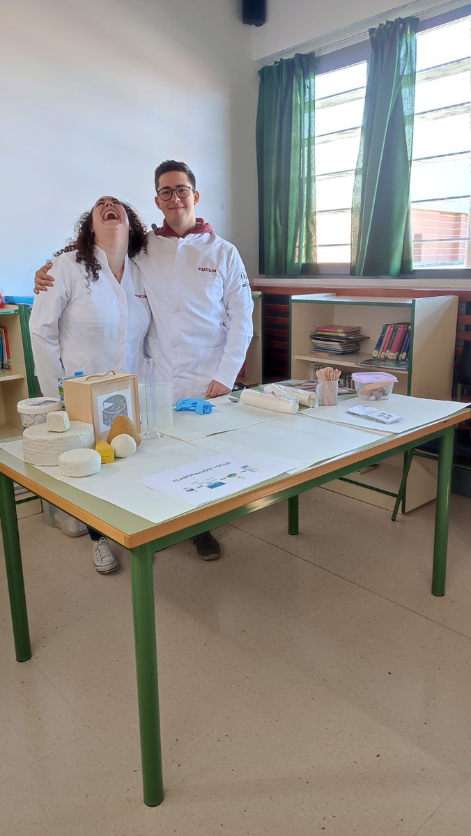 egona2's tweet photo. Jornadas de divulgación en Santa Cruz de la Zarza, conociendo el mundo del Guayule con el equipo ¡Guayulegos!
@uclm_es @EtsiamAb @idr_uclm @UCLMdivulga https://t.co/05wTB5Owxw