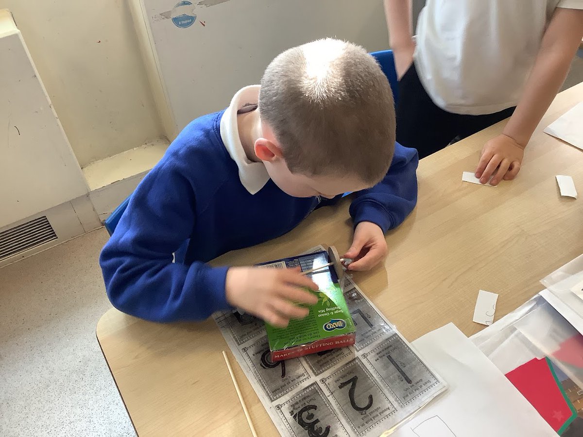 CedarDallamCPS's tweet photo. Cedar Class have been learning about wheels, axles and chassis. We made our working vehicles and tested them down the ramp of our corridor...#dallamDT https://t.co/9RZkq33izC