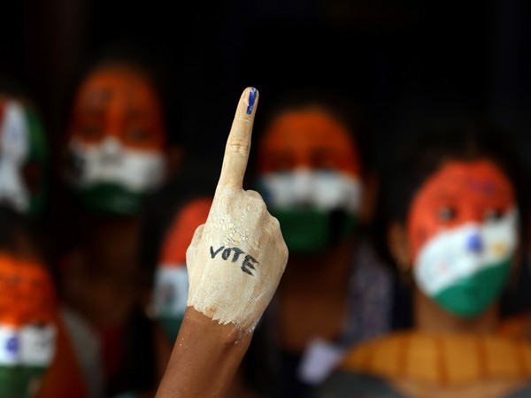 Six parliamentary seats of Madhya Pradesh to undergo polling on April 19

Read @ANI Story | aninews.in/news/national/…
#MadhyaPradesh #LokSabhaPolls2024 #FirstPhasePolling