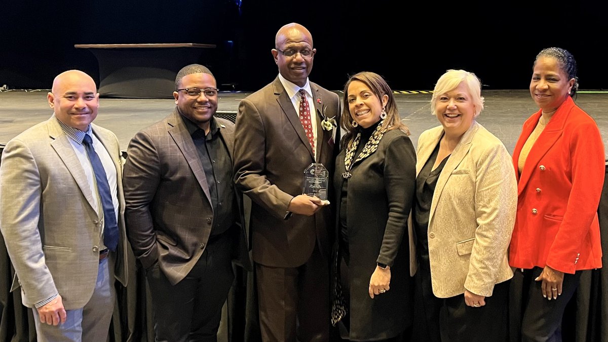 We thank the @CentralMDCofC for inducting BWI Thurgood Marshall Airport into its Hall of Fame as the 2024 Large Business of the Year. Our team was proud to accept the award during an Awards Gala earlier this week. #MDOTdelivers #community #award #airports