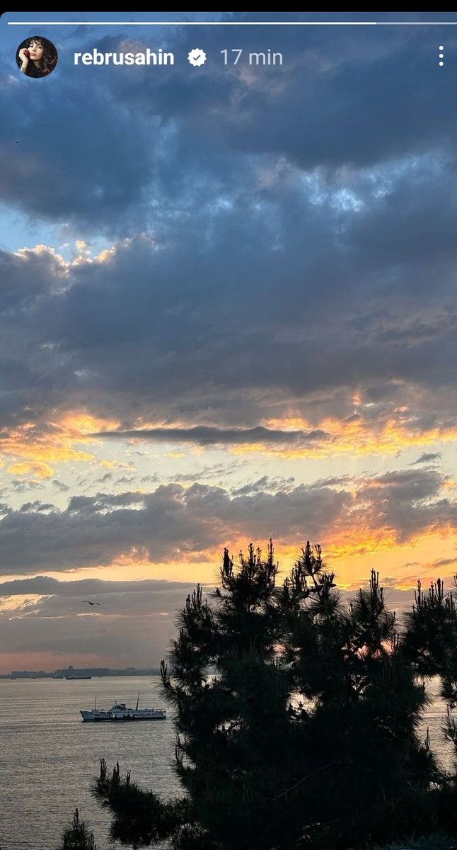 Hermoso atardecer 🧡💙
#EbruŞahin EbruŞahin