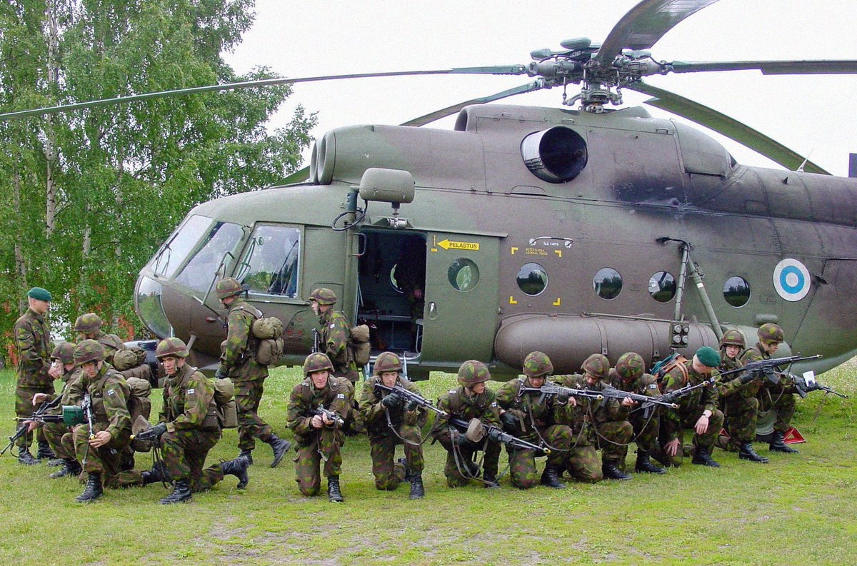 Finnish Mil Mi-8s & Coastal Jaegers (ca. 2005)