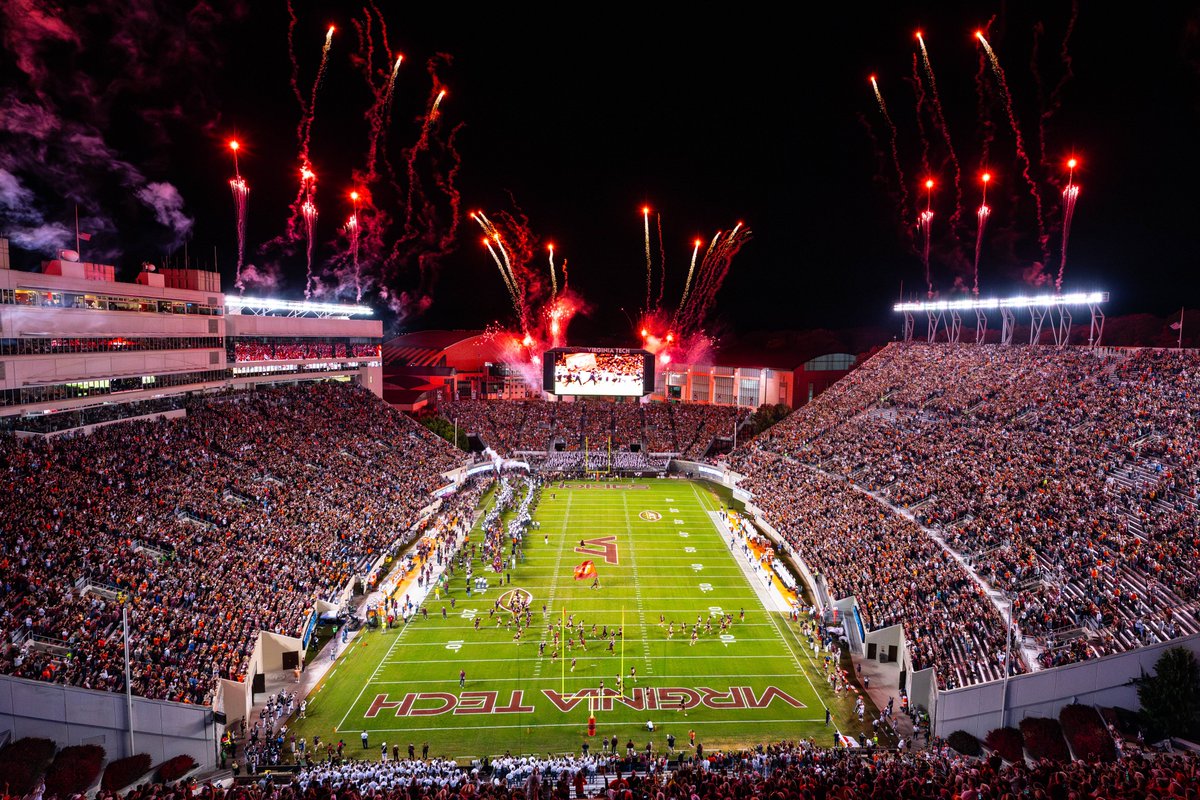 We're hiring! Virginia Tech Athletics is hiring an Assist. AD for Marketing & Fan Development! Looking for a strong leader to oversee marketing department & lead marketing efforts for VT Football. Please reach out with questions and/or apply here ⤵️ careers.pageuppeople.com/968/cw/en-us/j…