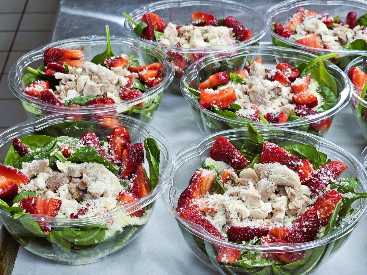 We are ready for the summer! Today, the students of OHS had the opportunity to try our Strawberry and Chicken Salad made with fresh strawberries, spinach, parmesan cheese, and chicken.