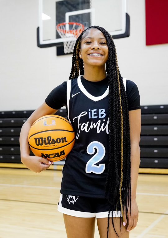 #2 5’6 Freshman G, Damaria Daniels is ready to set the tone with her 15U teammates this weekend at the Boo Williams Invitational in Hampton, VA! College Coaches expect her to play at a high level with a high motor all tournament long! @id3ntityelite