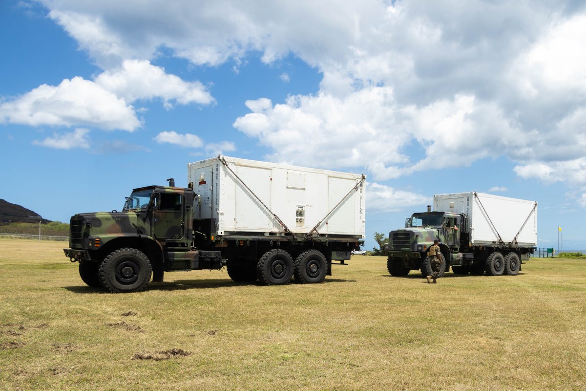 #Marines with @1stMAW_Marines stage Mobile Maintenance Facilities (MMFs) during Displaced Warrior exercise at MCB Hawaii, Apr. 15. Displaced Warrior exercise demonstrates the ability to set up MMFs, assist flight operations, and deliver supply support in an austere environment.