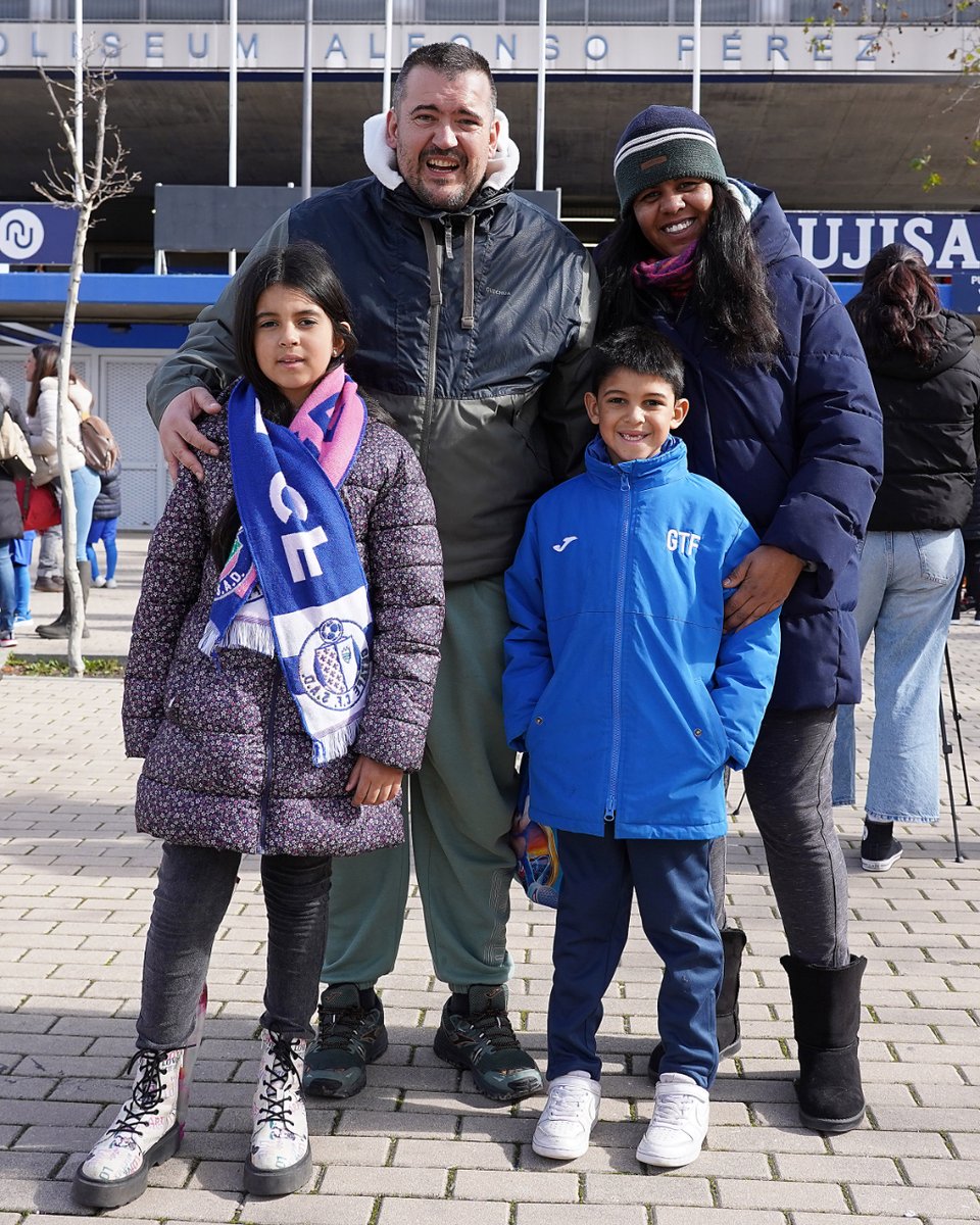 GetafeCF's tweet photo. Me comentan que la mejor afición del 🌍 rugirá como nunca en el #GetafeRealSociedad

PD: ¿Estoy en lo cierto, familia? 😜

#VamosGeta https://t.co/GZy3dctiuy