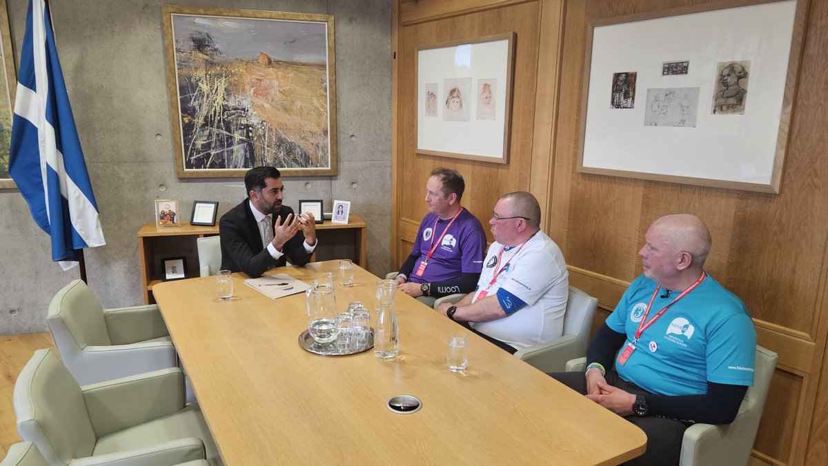 First Minister @HumzaYousaf met @3dadswalking when their Walk of Hope for @PAPYRUS_Charity reached Edinburgh. @ScotGov is prioritising support for children and young people who have thoughts of taking their own life or are affected by suicide.