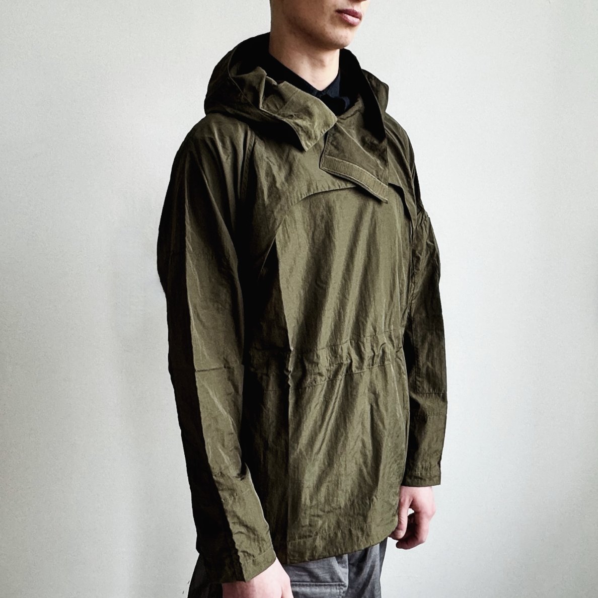 Stripped down Module-R smock without front & back pockets. Still has side seam pockets. Contact: info@hawkwoodmercantile.com #hawkwoodmercantile #menswear #hawkwood #outerwear #smock #jacket #coat #modularclothing