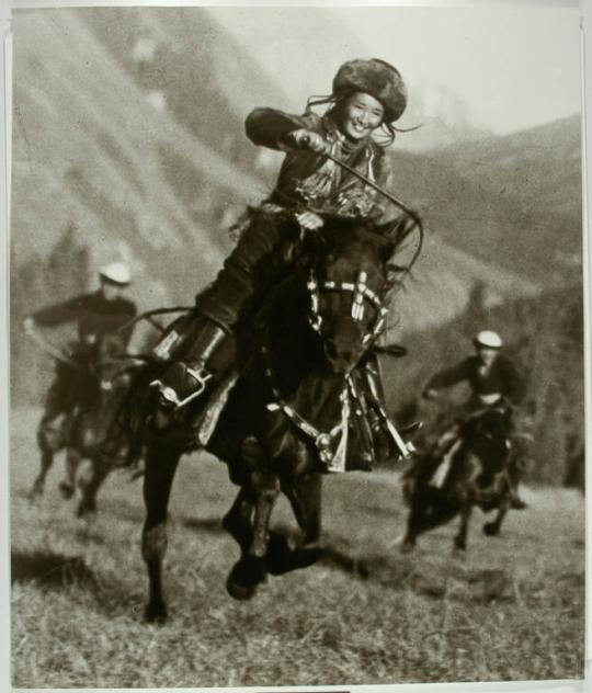 Kyrgyz Horsewoman (1936) Photo by Max Alpert #photography #blackandwhitephotography