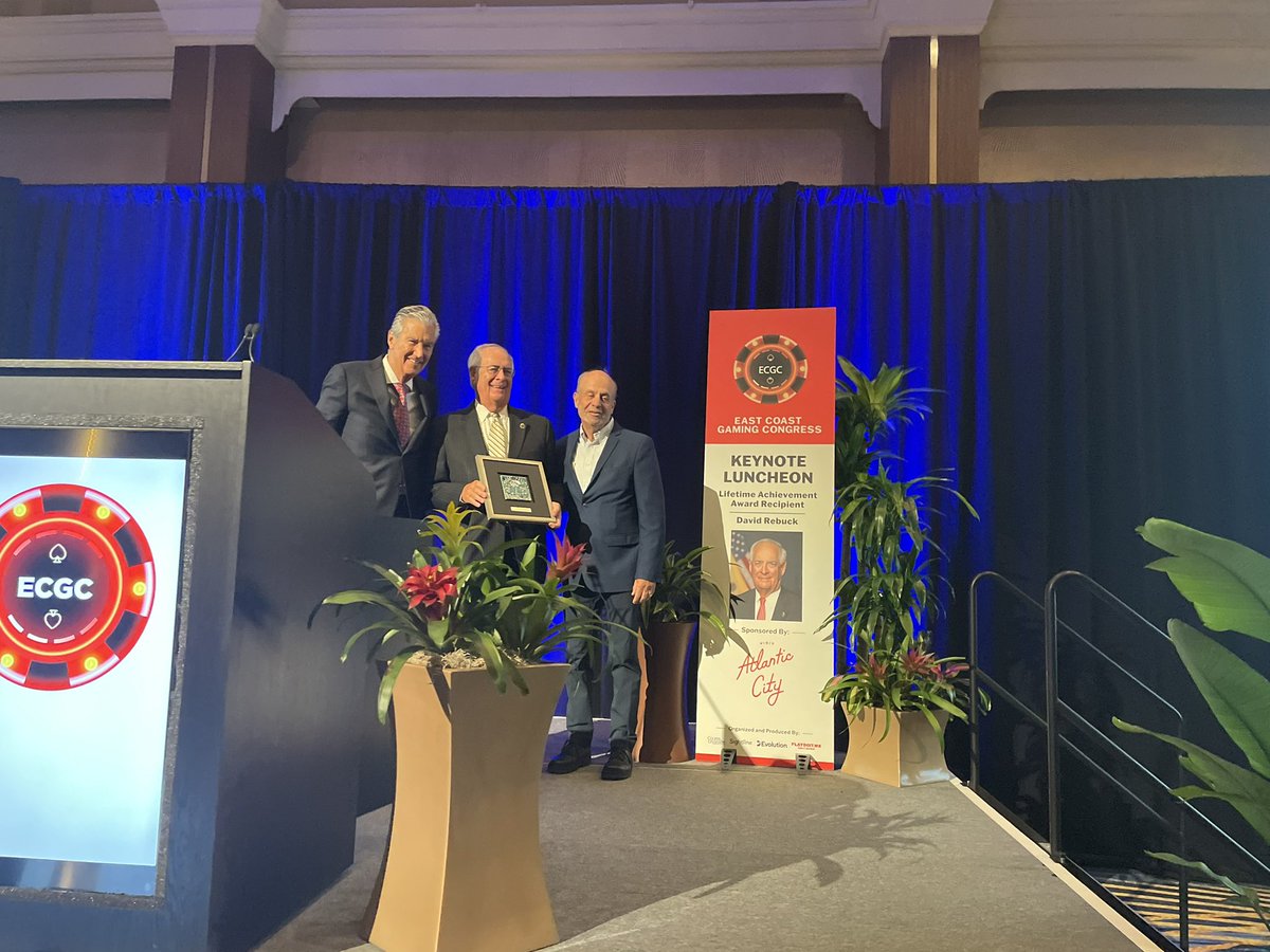 David Rebuck former DGE director awarded by Lloyd Levenson and Michael Pollock at #ecgc27 <a href="/MudGirlsStudios/">MudGirls Studios</a> <a href="/HardRockHCAC/">Hard Rock Atlantic City</a>