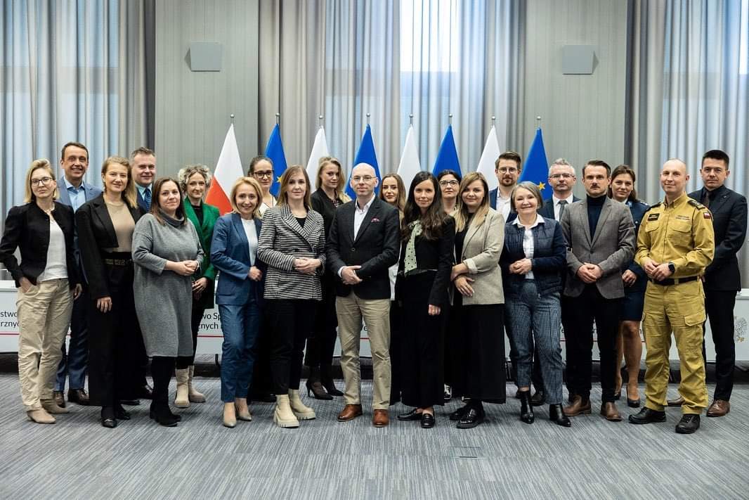 IngaJanuszkoMan's tweet image. ✅ O współpracy i sprawnym zarządzaniu informacją rozmawialiśmy w @MSWiA_GOV_PL. Dziękuję @paulina_klimek wraz z Zespołem za spotkanie rzeczników.