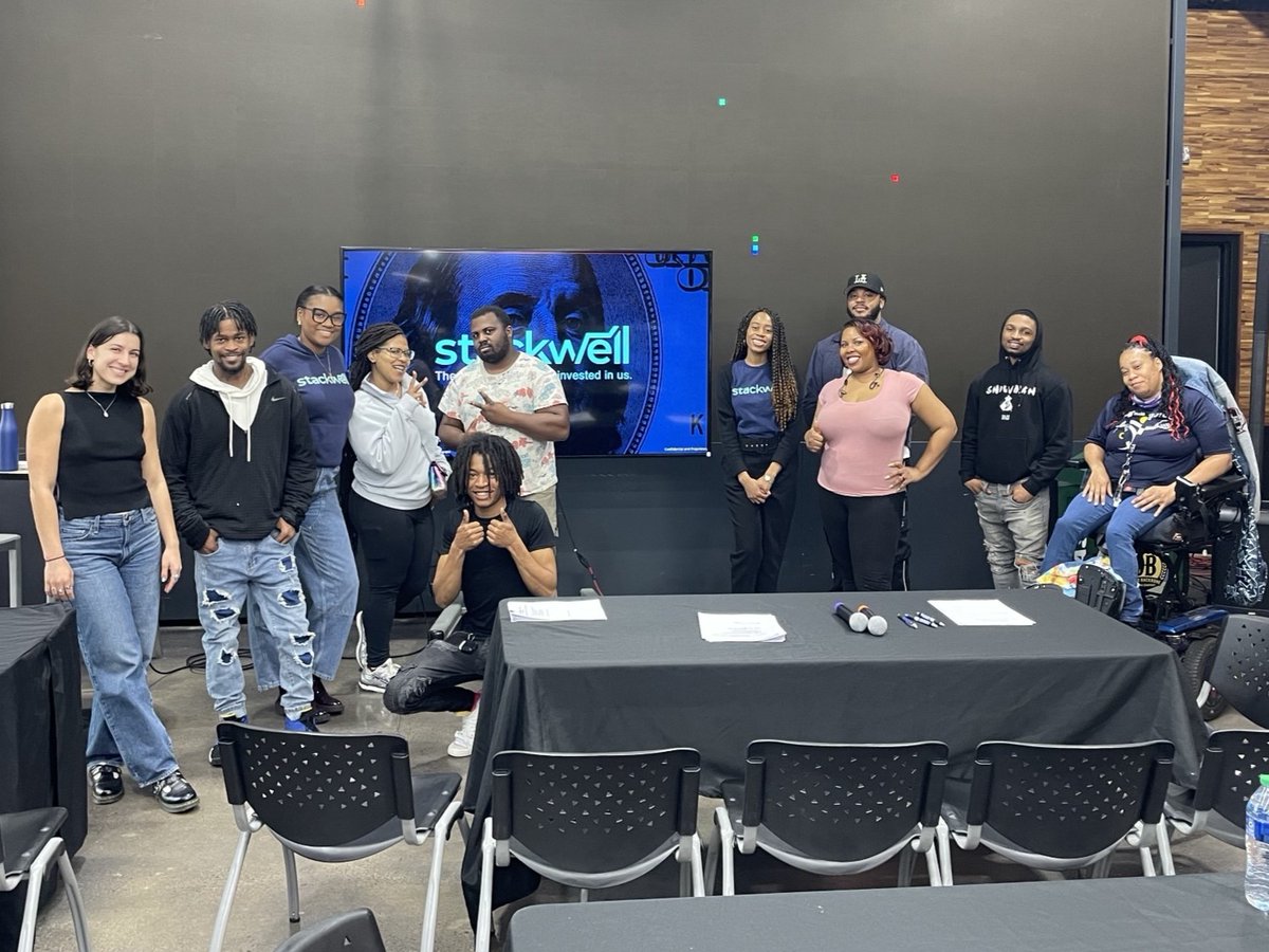 We are grateful to our partners at @StackwellCap for leading our most recent Young Adult Financial Empowerment Program session! We're more than halfway through our second cohort of this pilot program, and it's going great!