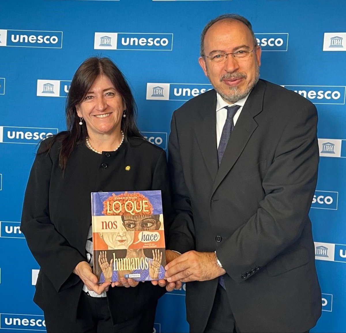 Very pleased meeting with HE Ms. Liwy Grazioso, Minister of Culture of #Guatemala, and exchanging on the opportunities for collaboration with the Communication & Information Sector, notably on indigenous media & languages and UNESCO’s Memory of the World programme.