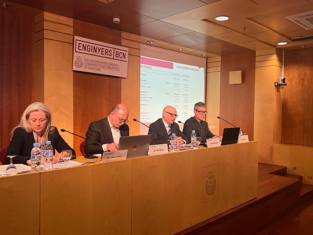 enginyersbcn's tweet photo. El vicedegà @NoguesRicard explicant l’auditoria i la revisió de comptes realitzada. https://t.co/70R3MXjYg7