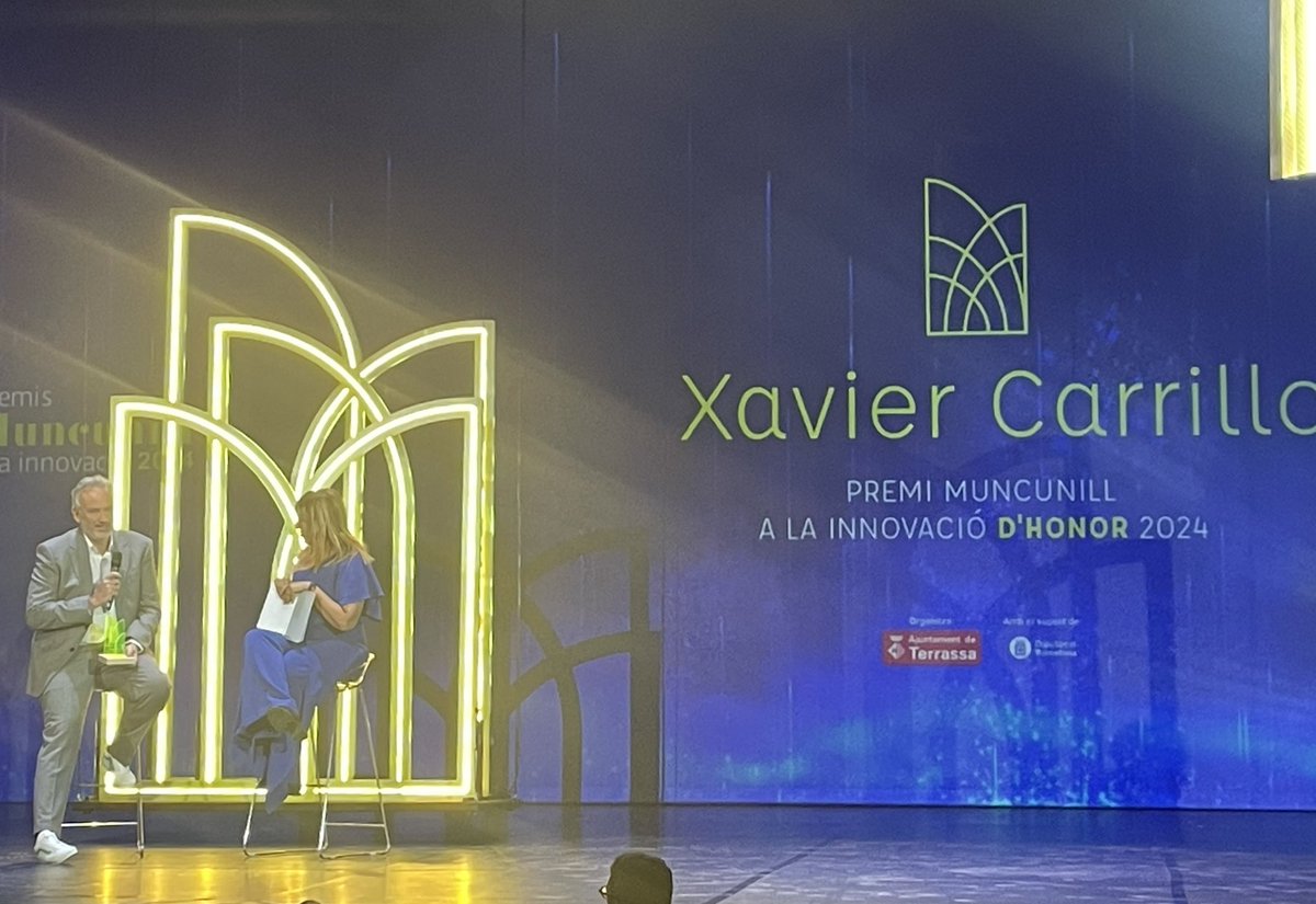 Avui som a Terrassa, als #PremisMuncunill a la Innovació que premien, entre d’altres, la innovació en cultura. El premi a projecte cultural ha estat per a @PlaymodesStudio. I premi d’honor al Xavier Carrillo, CEO de @Digital_Legends. Moltes felicitats! ❤️