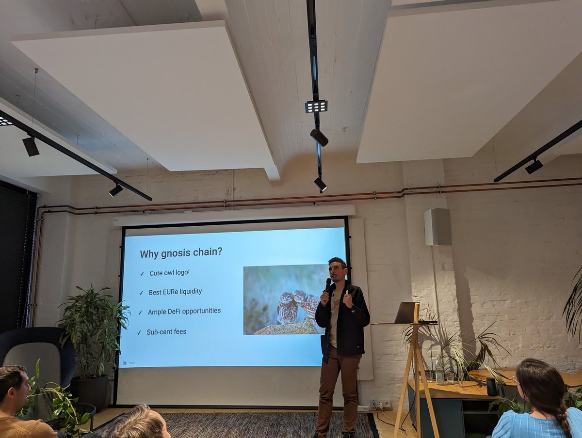 Was fun at the @gnosischain meetup in Berlin! Talked about Gnosis Chain, DeFi opportunities and managing it all with @rotkiapp Slides here; docs.google.com/presentation/d…