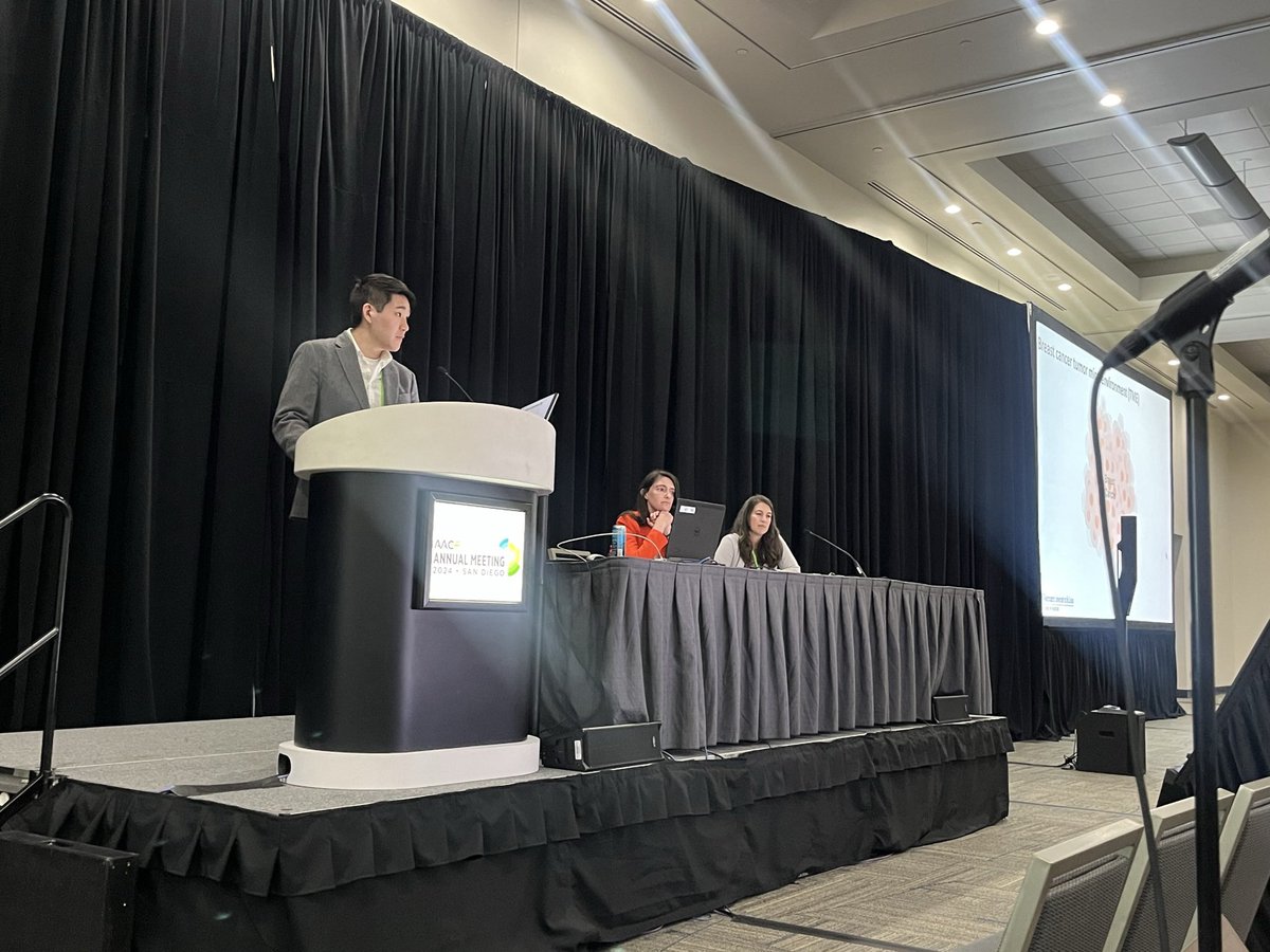 Fantastic presentation #AACR24 by Shawn Lee from our lab on the ability of CAF-derived DKK1 to suppress NK cells in breast cancer. Shawn is also the recipient of the AACR student in training award! @WUSTLImmuno @washu_ortho_res @SitemanCenter