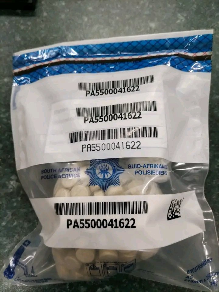 Northern Cape - Prieska Crime Prevention Unit arrested a Nigerian National male aged (36) for the possession of drugs in Prieska on 17/04. 

Mandrax tablets, cocaine and crystal meth with an estimated street value of R68 000 were confiscated.
