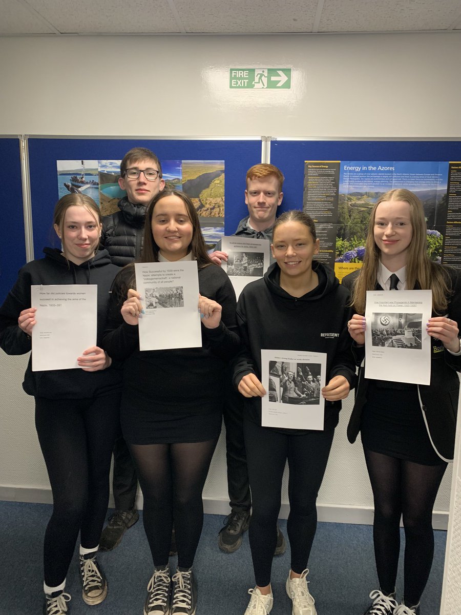 Leigh Fowley tweet media