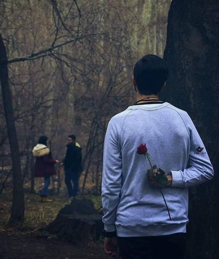 اس سے پہلے تو دعاؤں پہ یقیں تھا کم کم
تؤ نے چھوڑا تو مناجات کا مطلب سمجھے

تجھ کو بھی چھوڑ کے جائے تیرا اپنا کوئی
تؤ بھی اک روز مکافات کا مطلب سمجھے۔۔۔
<a href="/Dexa8i/">Inamullah</a>
#اردو_زبان #قومی_زبان