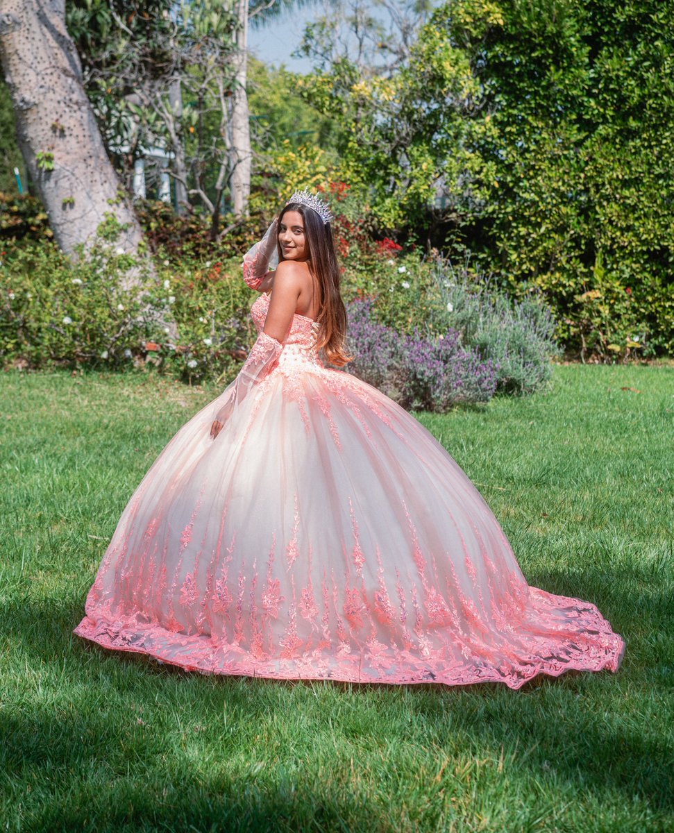 Let the world be your runway, darling! 💫⁠
⁠
#quincedreams #promdresses #gls #mygls