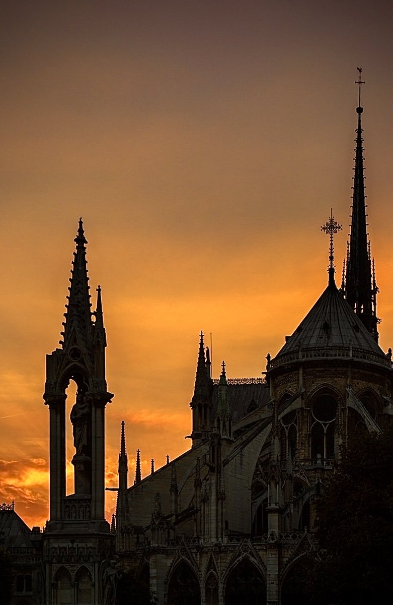 Sunset over Notre-Dame de Paris. © Sheila Sund