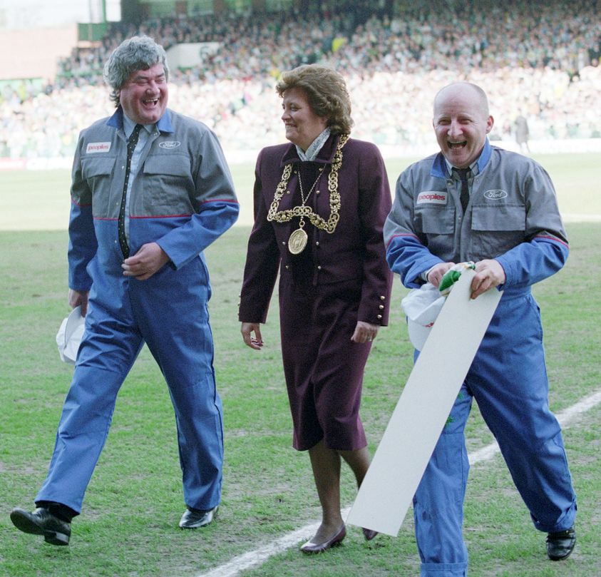 Jim Baxter and Jimmy Johnstone having a laugh with Glasgow Lord Provost (Susan Baird ?) at half time in the Celtic v Rangers game on 24 March 1991. It was a good day as the 'Tic won 3-0.